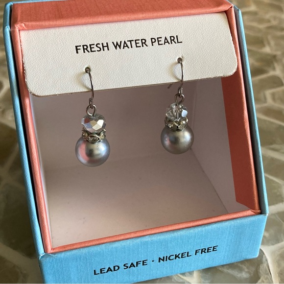 NEW! House of Harlow 1960 fresh water pearl earrings - Picture 4 of 4